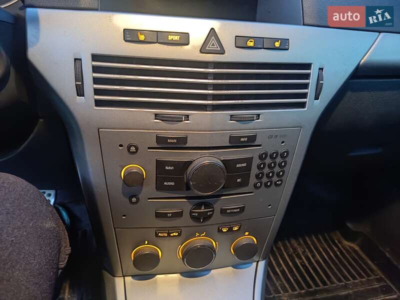 Універсал Opel Astra 2008 в Полтаві