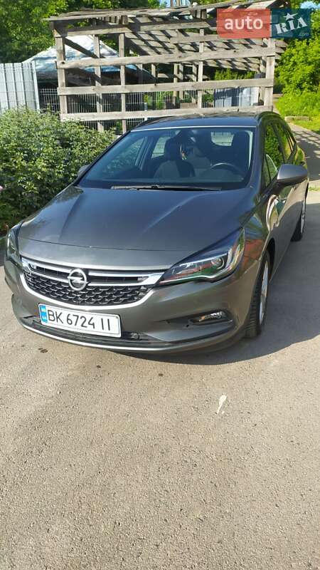 Універсал Opel Astra 2019 в Рівному