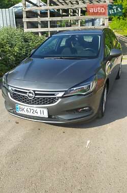 Універсал Opel Astra 2019 в Рівному