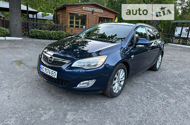 Універсал Opel Astra 2012 в Луцьку