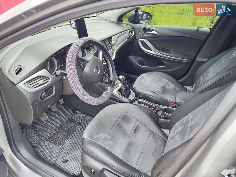 Універсал Opel Astra 2017 в Рокитному