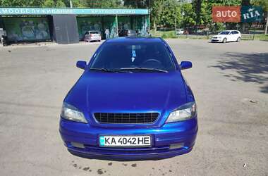 Седан Opel Astra 2004 в 
