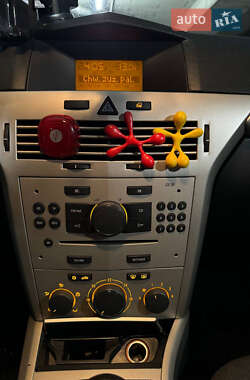 Универсал Opel Astra 2007 в 