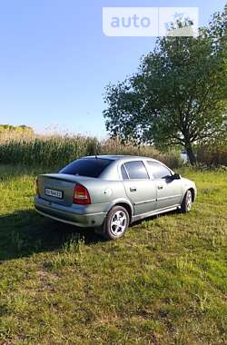 Седан Opel Astra 2006 в Благовещенском