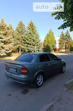 Седан Opel Astra 2006 в Благовещенском