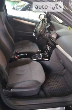 Універсал Opel Astra 2010 в 