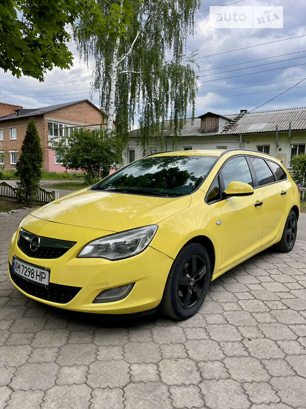 Opel Astra 2011