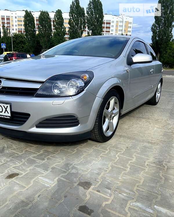Купе Opel Astra 2005 в Киеве