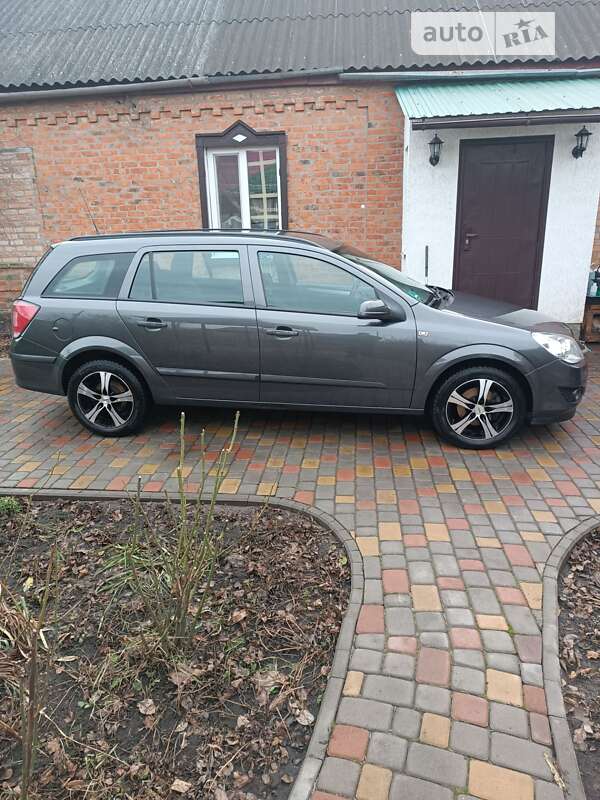 Универсал Opel Astra 2009 в Краснограде