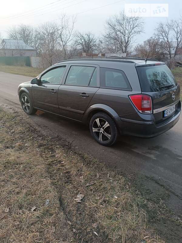 Универсал Opel Astra 2009 в Краснограде