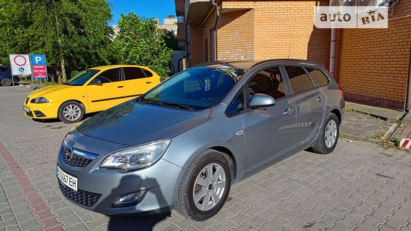 Универсал Opel Astra 2010 в Тернополе