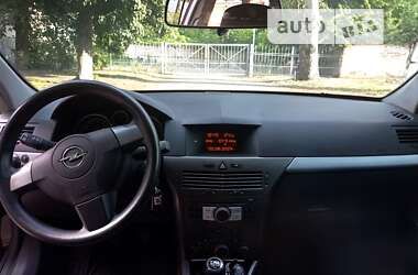 Універсал Opel Astra 2005 в Первомайську