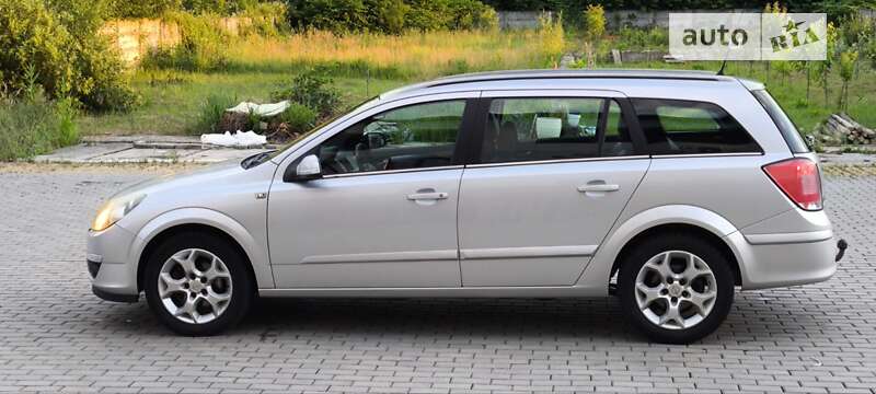 Универсал Opel Astra 2006 в Мукачево