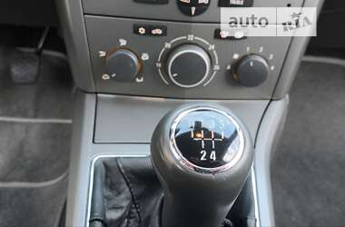 Універсал Opel Astra 2006 в 
