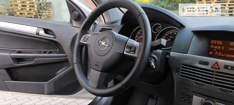Универсал Opel Astra 2006 в Мукачево