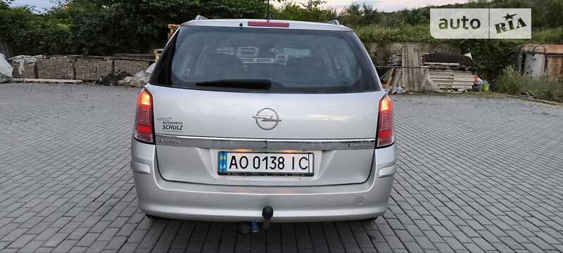 Универсал Opel Astra 2006 в Мукачево