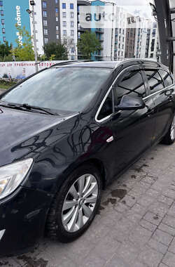 Універсал Opel Astra 2011 в Львові