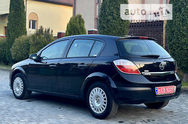 Хэтчбек Opel Astra 2006 в Ровно