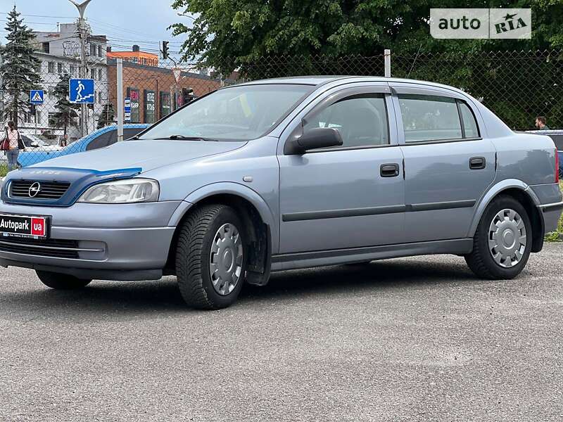 Седан Opel Astra 2009 в Львове