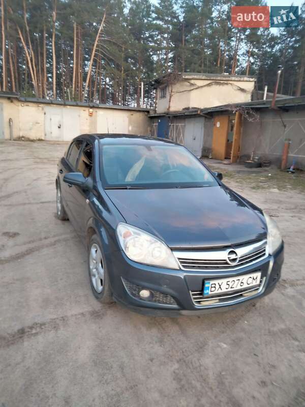 Хэтчбек Opel Astra 2007 в Нетешине фото 2 Хэтчбек Opel Astra 2007 в Нетешине