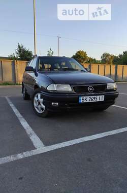Универсал Opel Astra 1996 в Ровно
