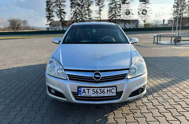 Седан Opel Astra 2008 в Івано-Франківську