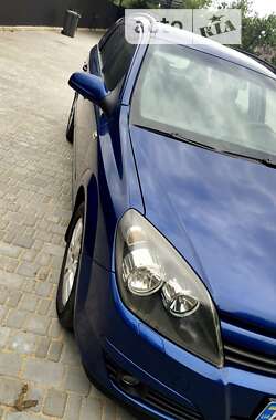 Універсал Opel Astra 2005 в Первомайську