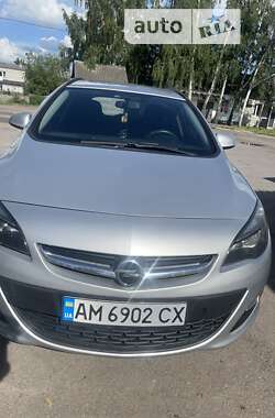 Універсал Opel Astra 2014 в Житомирі