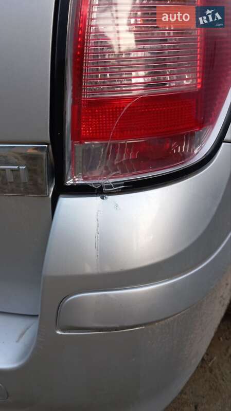 Универсал Opel Astra 2012 в Иршаве