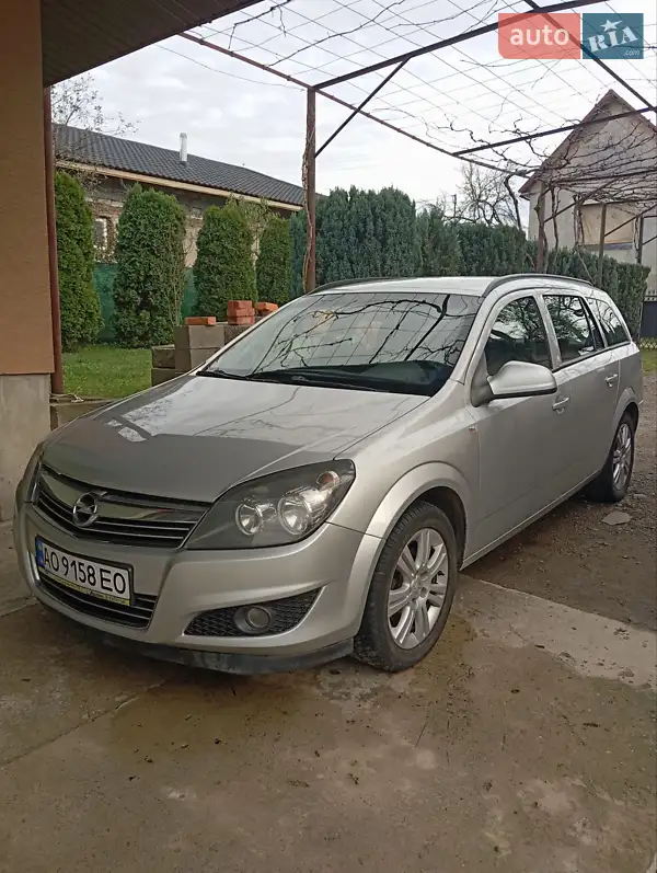 Opel Astra 2012