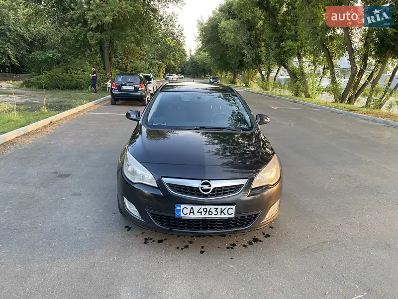 Opel Astra 2011