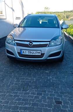 Універсал Opel Astra 2010 в Миронівці