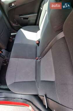 Хэтчбек Opel Astra 2012 в 