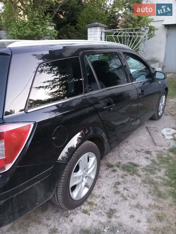 Універсал Opel Astra 2008 в Львові