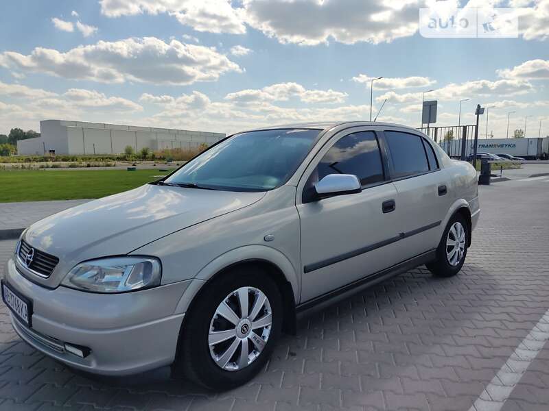 Седан Opel Astra 2006 в Тульчині