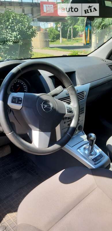 Хетчбек Opel Astra 2013 в Черкасах