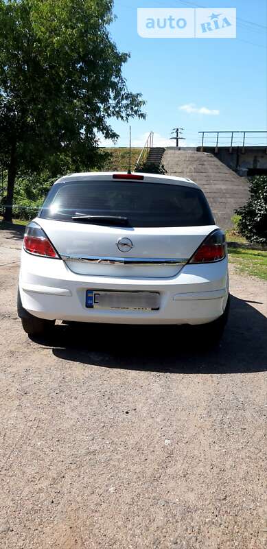 Хетчбек Opel Astra 2013 в Черкасах