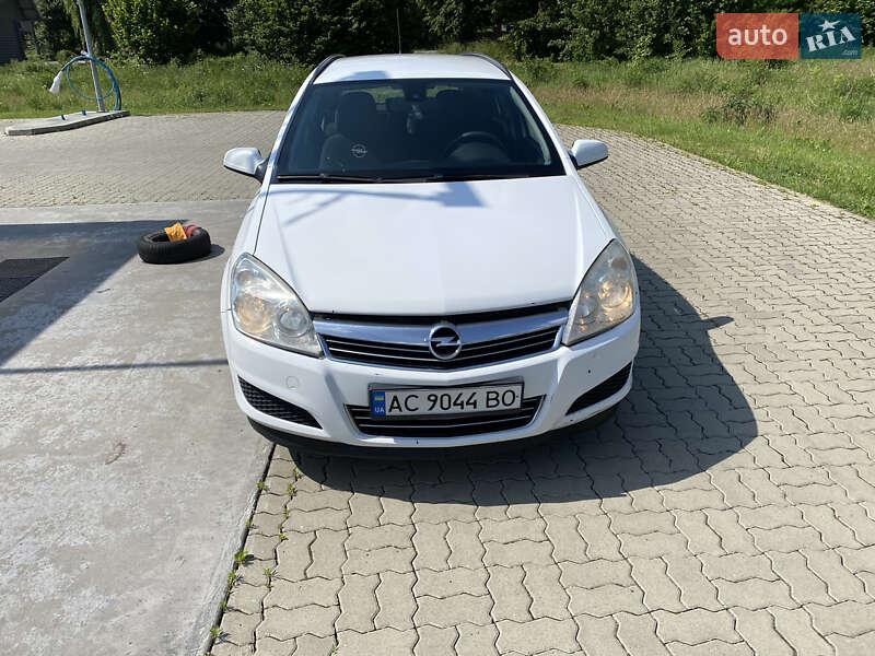 Универсал Opel Astra 2009 в Стрые