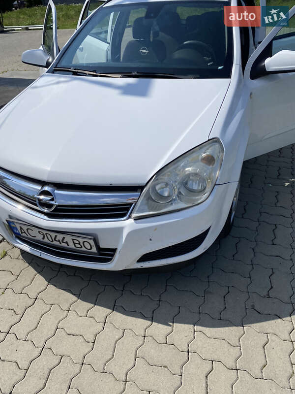 Универсал Opel Astra 2009 в Стрые