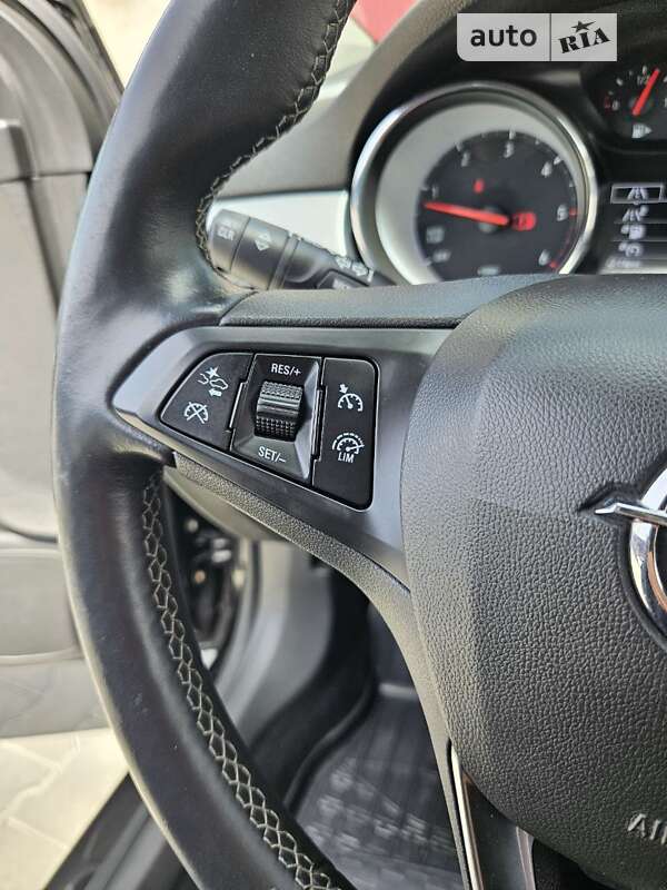 Универсал Opel Astra 2017 в Черновцах