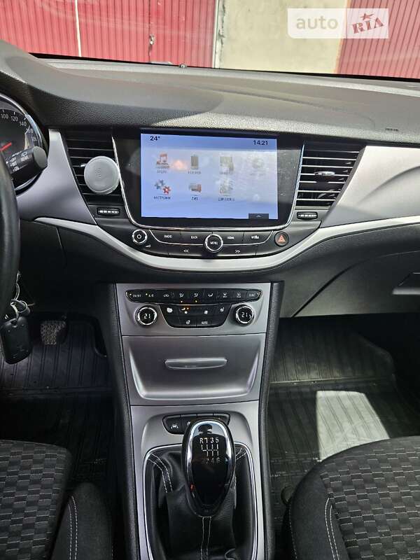 Универсал Opel Astra 2017 в Черновцах