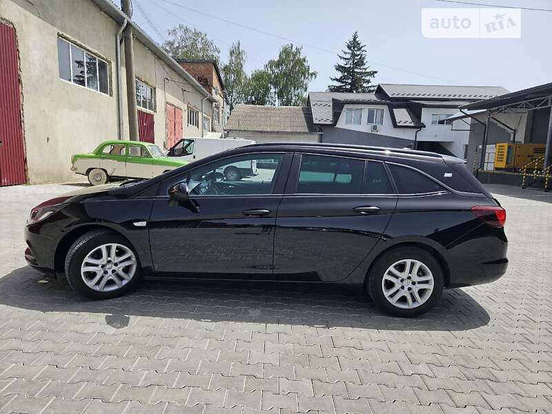 Универсал Opel Astra 2017 в Черновцах