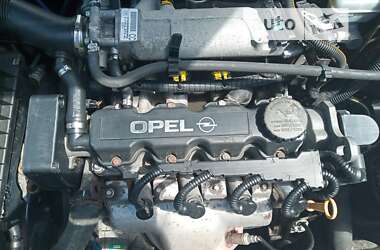 Седан Opel Astra 2001 в Глухове