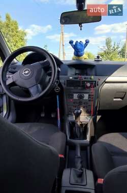 Универсал Opel Astra 2005 в 