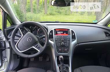 Універсал Opel Astra 2015 в Житомирі