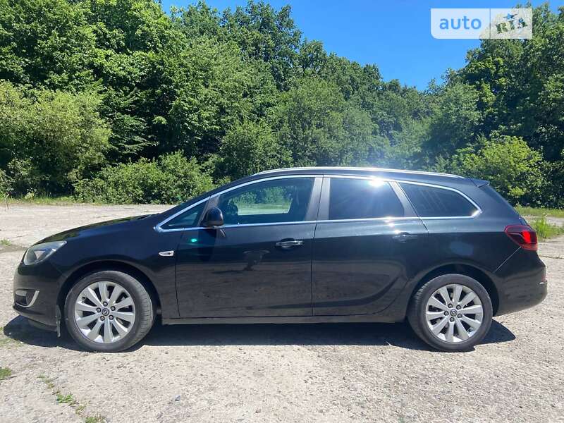 Универсал Opel Astra 2012 в Ровно