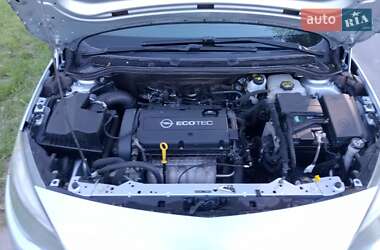 Седан Opel Astra 2016 в 
