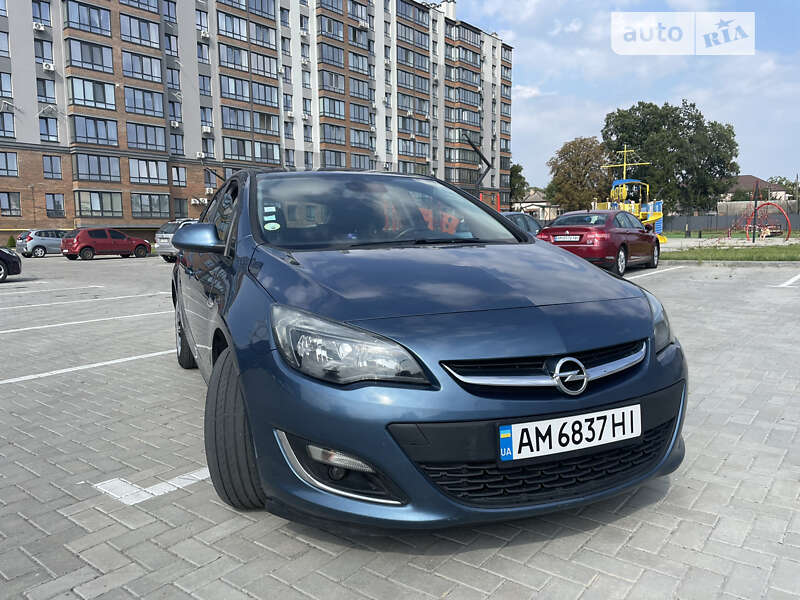 Хетчбек Opel Astra 2013 в Житомирі