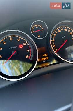 Хэтчбек Opel Astra 2006 в 