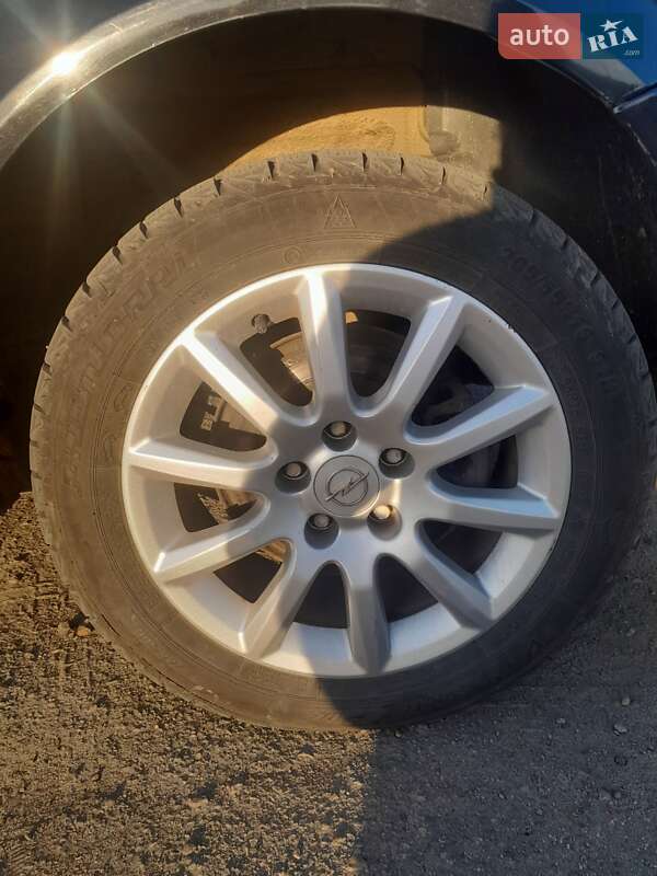 Универсал Opel Astra 2009 в Ахтырке